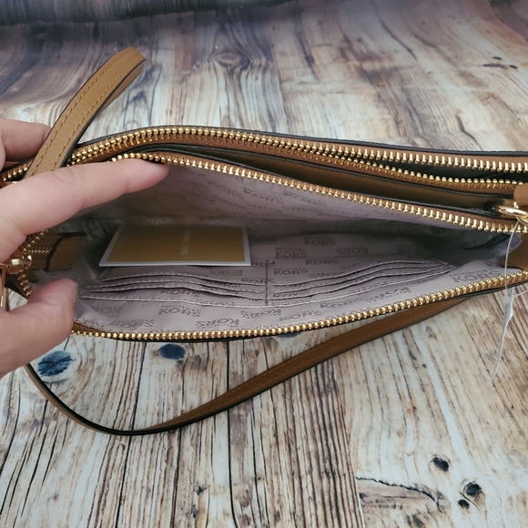 Michael Kors Jet Set Travel DBL Gusset Crossbody - Picture 10 of 14